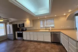 1301 E Rowlands Ln, Phoenix, AZ 85022 - Photo 12