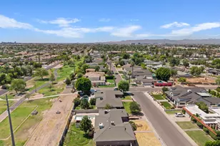 3109 N 47th Pl, Phoenix, AZ 85018 - Photo 6