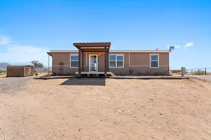 27565 S Clydesdale Ave, Congress, AZ 85332 - Photo 2