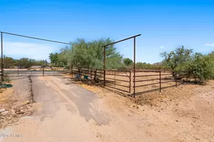27565 S Clydesdale Ave, Congress, AZ 85332 - Photo 24