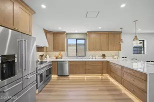 2230 N Laurel Ave, Phoenix, AZ 85007 - Photo 4