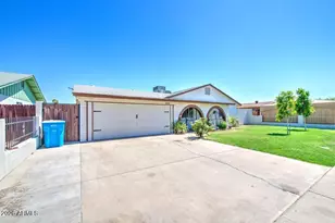 5651 W Monte Vista Rd, Phoenix, AZ 85035 - Photo 2