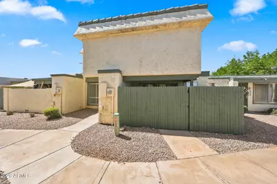 9054 N 51st Lane, Glendale, AZ 85302 - Photo 2