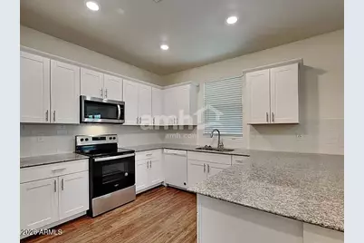 678 W Laredo Avenue, Gilbert, AZ 85233 - Photo 2