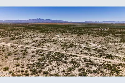 E1 S Hendrick Lane #E-1, Willcox, AZ 85643 - Photo 8
