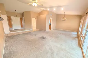 4240 E Amberwood Dr, Phoenix, AZ 85048 - Photo 2