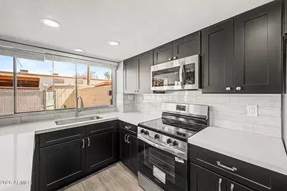7833 N 49th Avenue, Glendale, AZ 85301 - Photo 12