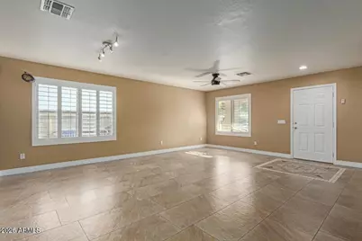 990 E Doris Street, Avondale, AZ 85323 - Photo 10