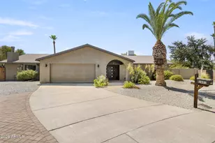 2601 E Sahuaro Dr, Phoenix, AZ 85028 - Photo 2