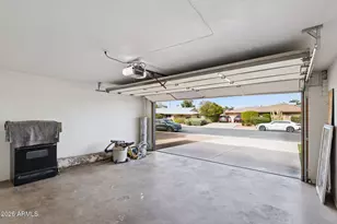 735 E Manhatton Dr, Tempe, AZ 85282 - Photo 30