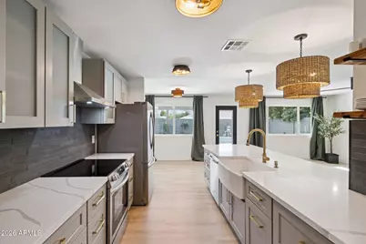 735 E Manhatton Drive, Tempe, AZ 85282 - Photo 8