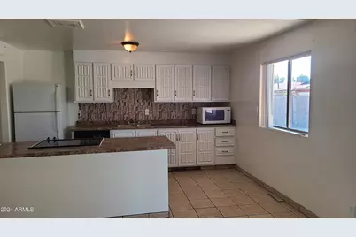 6111 W Cambridge Avenue, Phoenix, AZ 85035 - Photo 2