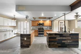 2631 E Vista Dr, Phoenix, AZ 85032 - Photo 10