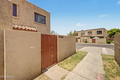 4049 W Reade Avenue, Phoenix, AZ 85019 - Photo 2