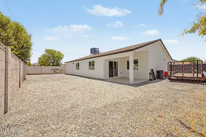 3010 W Country Gables Drive, Phoenix, AZ 85053 - Photo 36