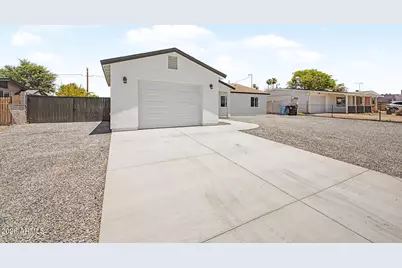 3010 W Country Gables Drive, Phoenix, AZ 85053 - Photo 2