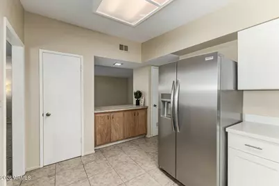 10752 W Peoria Avenue, Sun City, AZ 85351 - Photo 6