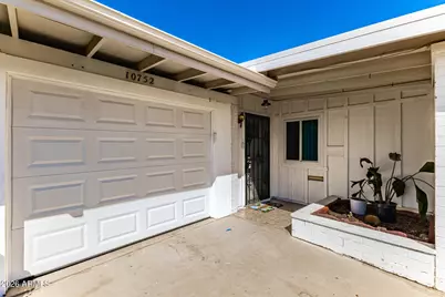 10752 W Peoria Avenue, Sun City, AZ 85351 - Photo 2