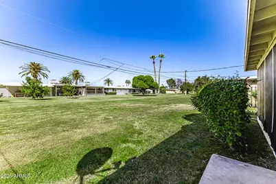 10752 W Peoria Avenue, Sun City, AZ 85351 - Photo 18