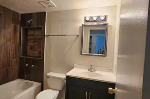4266 N 68th Dr, Phoenix, AZ 85033 - Photo 6