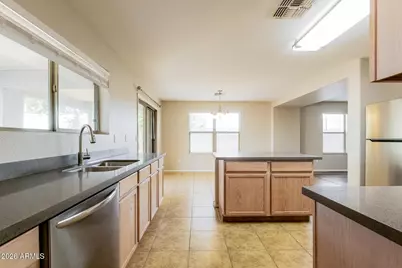 1877 N Greenway Lane, Casa Grande, AZ 85122 - Photo 8
