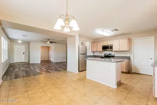 1877 N Greenway Ln, Casa Grande, AZ 85122 - Photo 6
