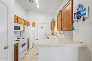 1313 E 10th Pl, Casa Grande, AZ 85122 - Photo 4