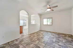 21838 N 41st St, Phoenix, AZ 85050 - Photo 2