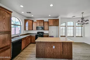 1808 E Dunbar Dr, Phoenix, AZ 85042 - Photo 8