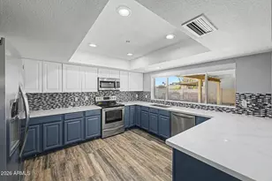 5707 W Cholla St, Glendale, AZ 85304 - Photo 10