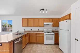 902 Monte Vista Ave, Sierra Vista, AZ 85635 - Photo 8