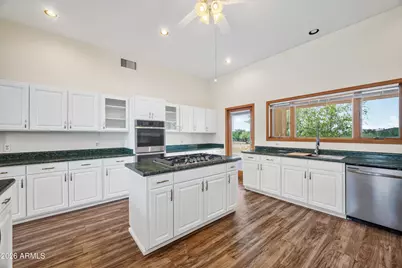 1588 N San Francisco Circle, Sierra Vista, AZ 85635 - Photo 10