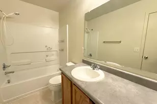 8198 W Groom Creek Rd, Phoenix, AZ 85043 - Photo 16