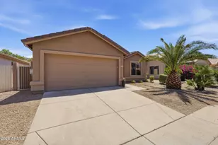 2615 E Beautiful Ln, Phoenix, AZ 85042 - Photo 2