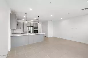 5428 S 35th Wy, Phoenix, AZ 85040 - Photo 10