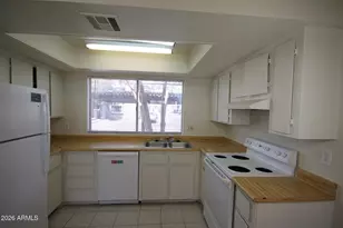 10815 N 15th Ln, Phoenix, AZ 85029 - Photo 2