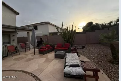 15746 W Calavar Road, Surprise, AZ 85379 - Photo 2