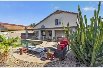 15746 W Calavar Road, Surprise, AZ 85379 - Photo 2
