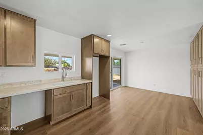 4542 N 50th Drive, Phoenix, AZ 85031 - Photo 4