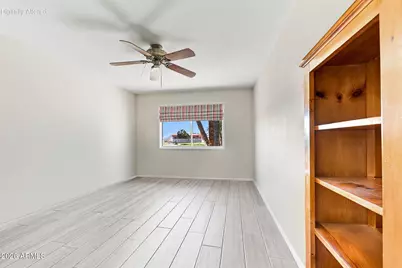 11137 W Palmeras Drive, Sun City, AZ 85373 - Photo 12