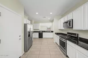 8747 W Solano Dr, Glendale, AZ 85305 - Photo 10