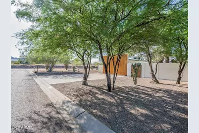 3302 E Turquoise Avenue, Phoenix, AZ 85028 - Photo 2