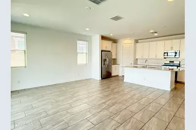1636 W Estes Way, Phoenix, AZ 85041 - Photo 6