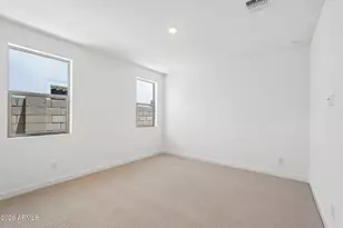 7951 W Loma Ln, Peoria, AZ 85345 - Photo 24