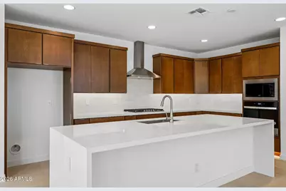 7951 W Loma Lane, Peoria, AZ 85345 - Photo 12
