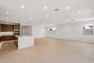 7951 W Loma Ln, Peoria, AZ 85345 - Photo 8