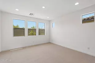 7951 W Loma Ln, Peoria, AZ 85345 - Photo 16