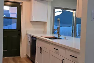 204 E Fleet Dr, Tempe, AZ 85283 - Photo 8