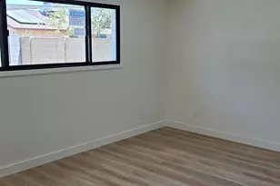 204 E Fleet Dr, Tempe, AZ 85283 - Photo 14