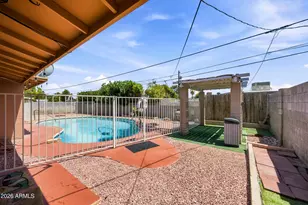 3737 W Griswold Rd, Phoenix, AZ 85051 - Photo 24